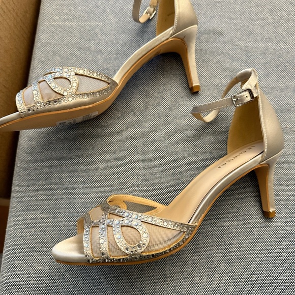 Silver high heels - Picture 4 of 8